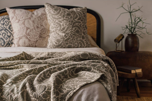 Heirloom Topiary Green Throw