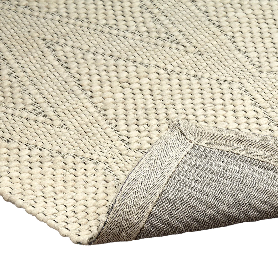 Chinook Handmade Wool Ivory Large Diamond Rug